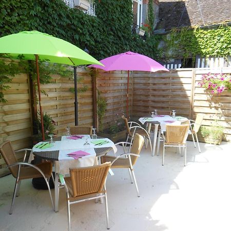 Logis - Hotel Restaurant L'Ecu De France Malesherbes Kültér fotó