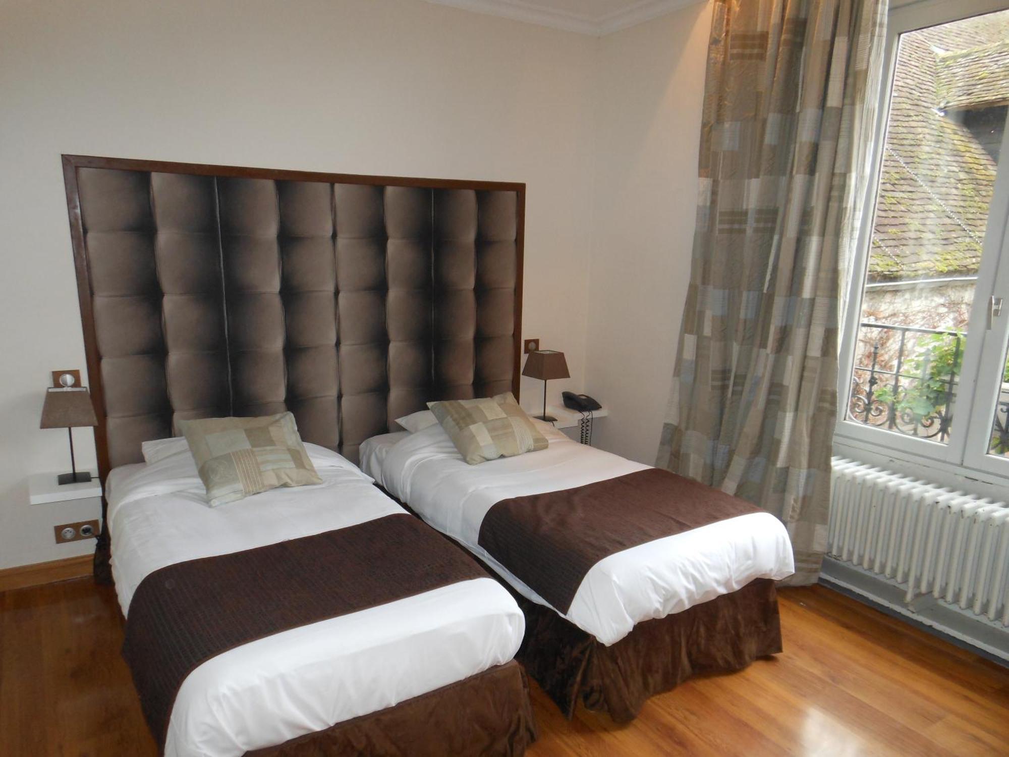 Logis - Hotel Restaurant L'Ecu De France Malesherbes Kültér fotó