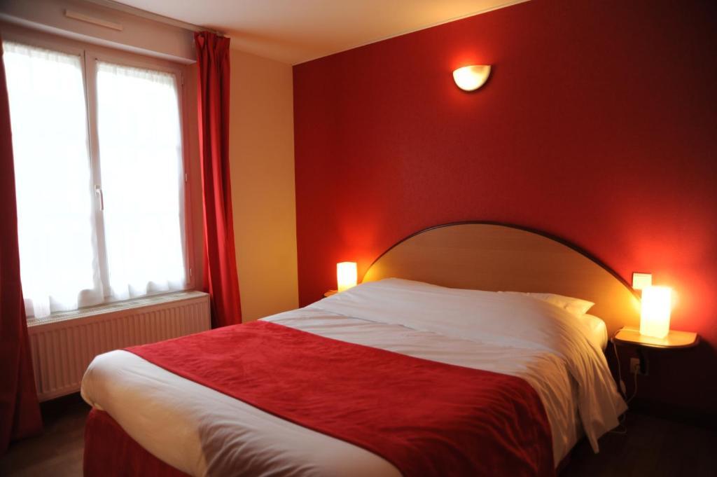 Logis - Hotel Restaurant L'Ecu De France Malesherbes Szoba fotó